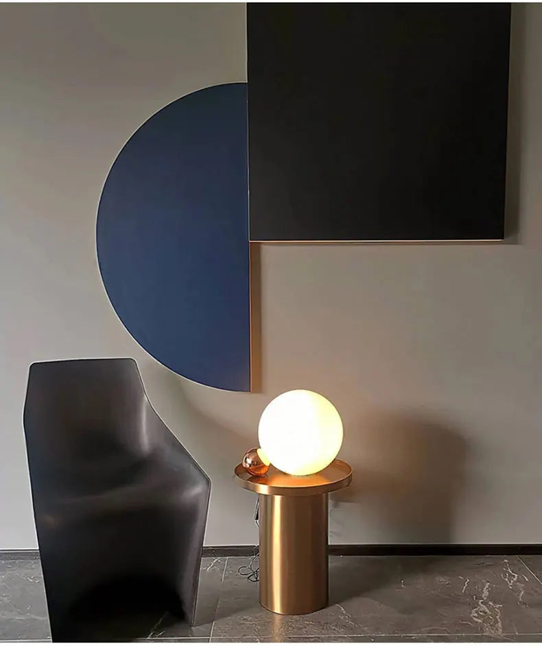 Luminária de Mesa Bola de Vidro Branca com Dourado Nórdica E27