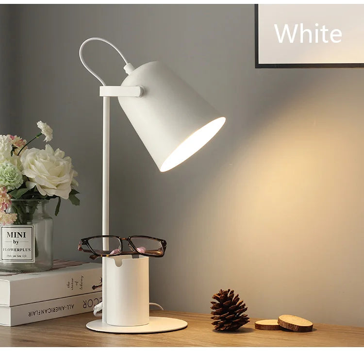 Luminária de Mesa LED com Porta-Caneta e Proteção Ocular – Design Nórdico