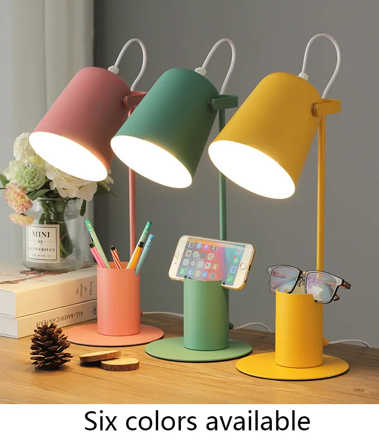Luminária de Mesa LED com Porta-Caneta e Proteção Ocular – Design Nórdico