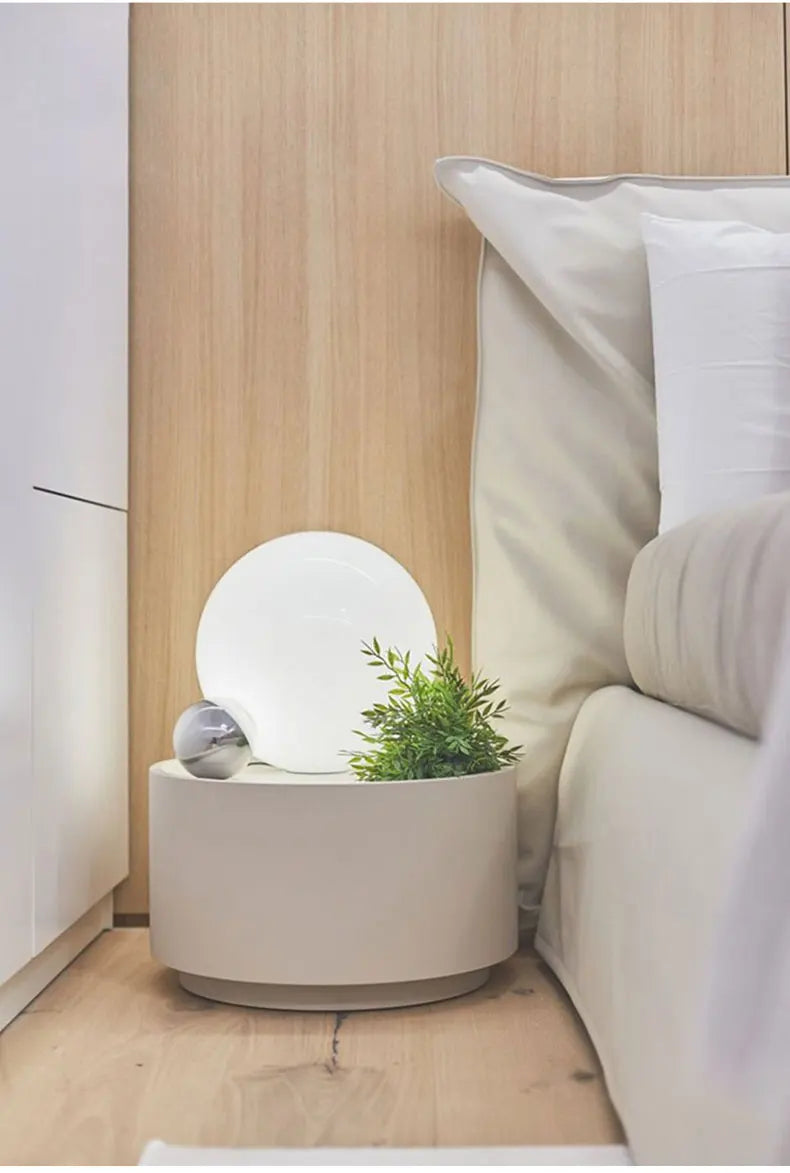Luminária de Mesa Bola de Vidro Branca com Dourado Nórdica E27