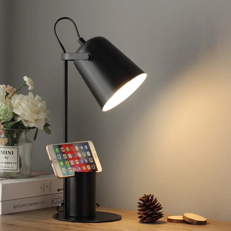 Luminária de Mesa LED com Porta-Caneta e Proteção Ocular – Design Nórdico