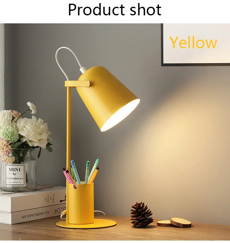 Luminária de Mesa LED com Porta-Caneta e Proteção Ocular – Design Nórdico