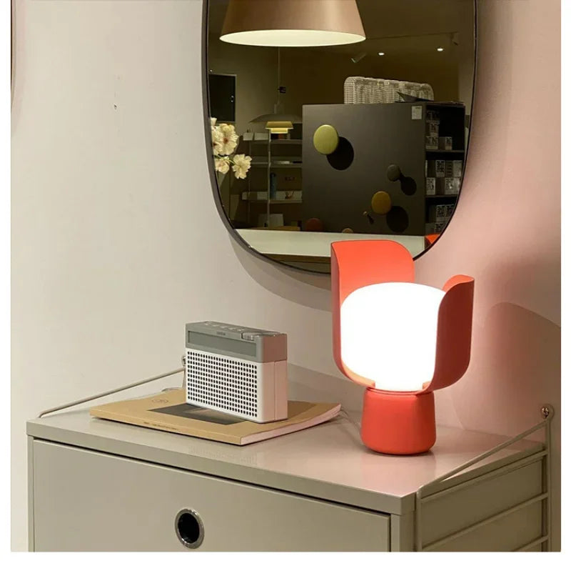 Luminária de Mesa Pétalas Girátórias Italiana – Sala, Quarto e Decoração