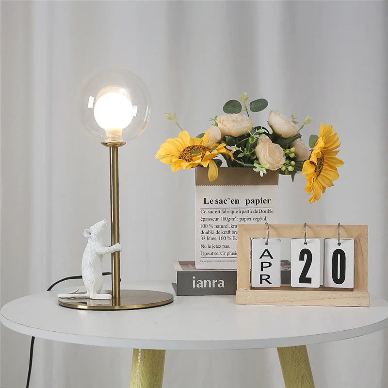 Luminária de Mesa Ratinho Resina LED – Decorativa para Casa e Presente
