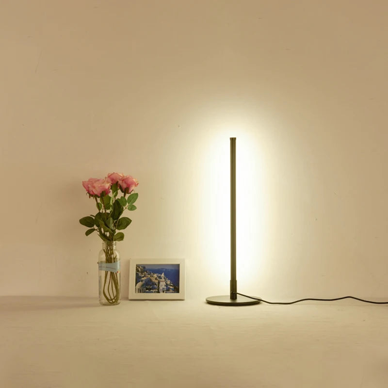 Luminária de Mesa Minimalista LED para Quarto – Estilo Hotel e Cabeceira