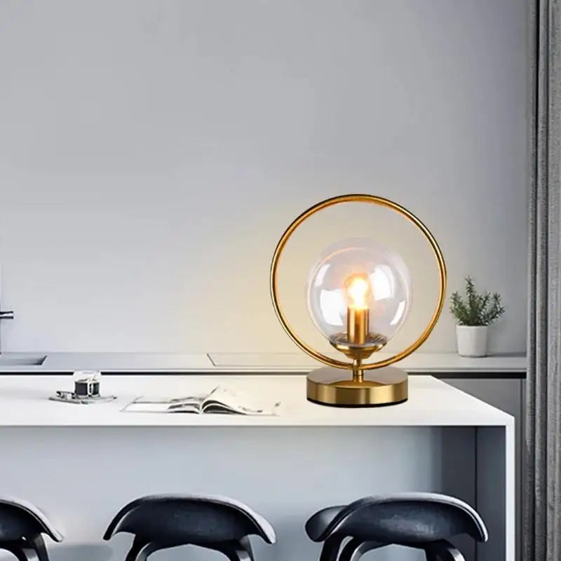 Luminária de Mesa Latão com Esfera de Vidro – Sala, Quarto e Cabeceira