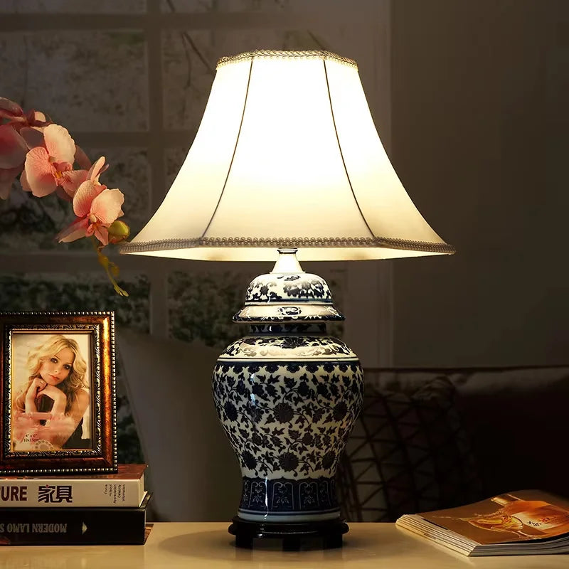 Luminária Porcelana Azul e Branca Jingdezhen Art Déco LED