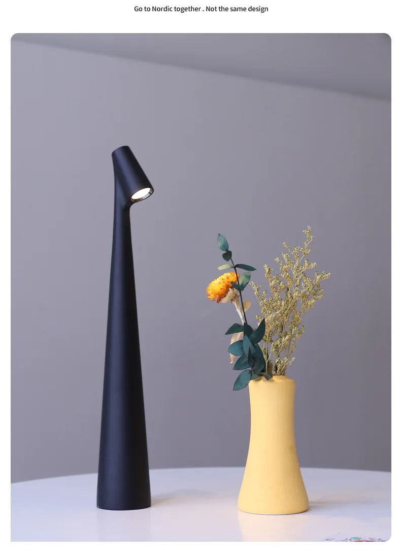 Luminária de Mesa LED Touch USB Minimalista – Atmosfera para Cabeceira