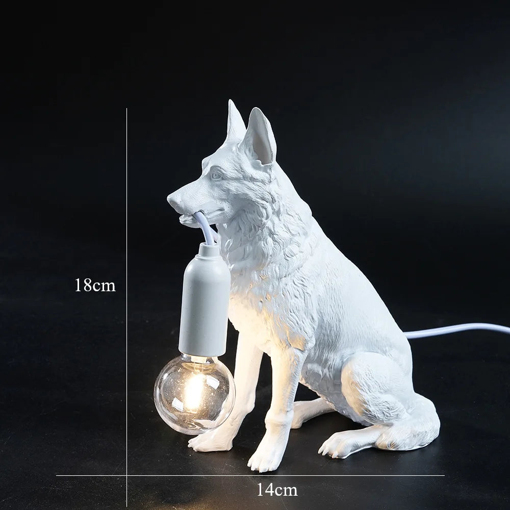 Luminária de Mesa Pastor Alemão Resina USB – Quarto Infantil e Decoração