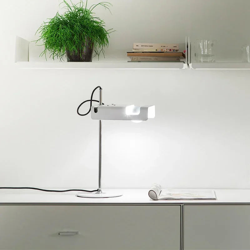 Luminária de Mesa Industrial Italiana – Sala, Escritório e Hotel