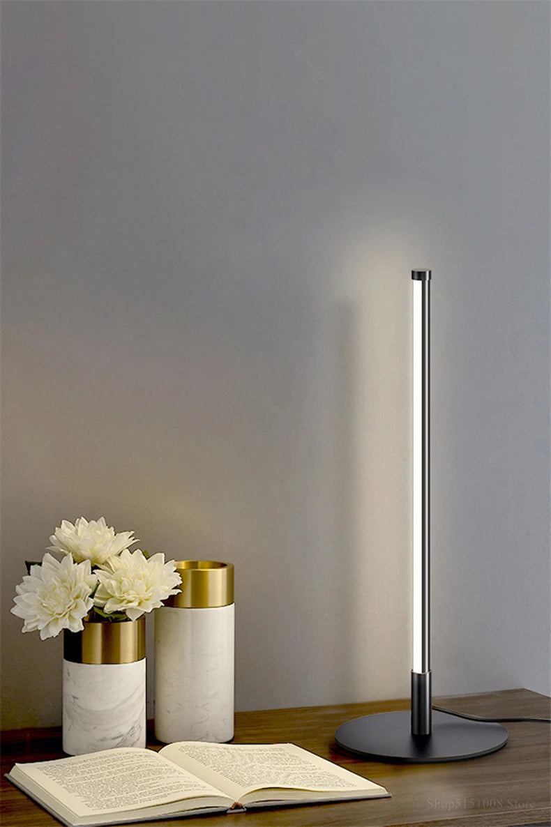Luminária de Mesa Minimalista LED para Quarto – Estilo Hotel e Cabeceira