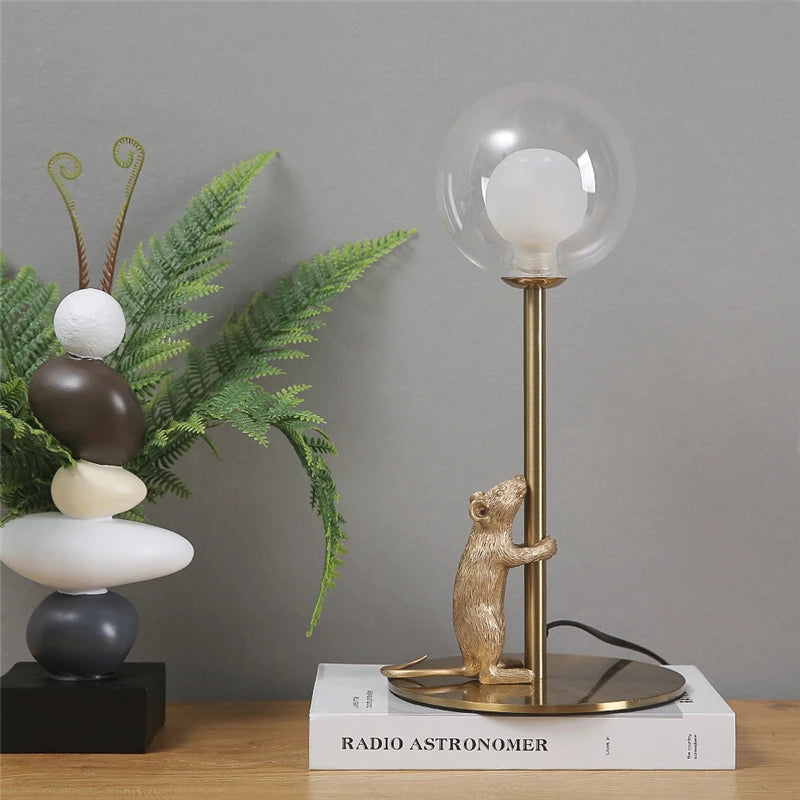 Luminária de Mesa Ratinho Resina LED – Decorativa para Casa e Presente
