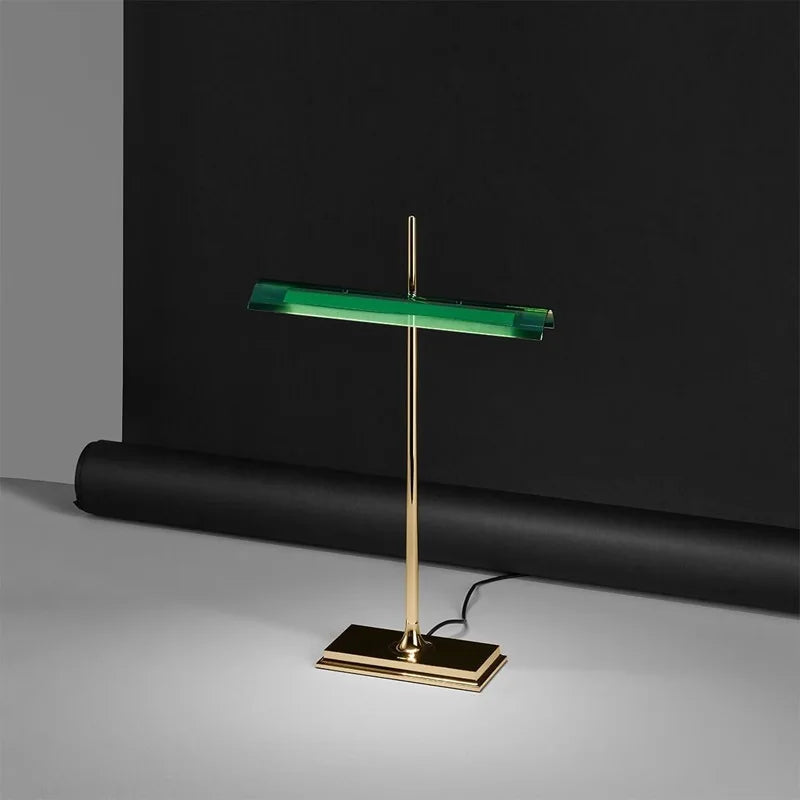 Luminária de Mesa Italiana para Estudo, Café e Decoração de Ambiente