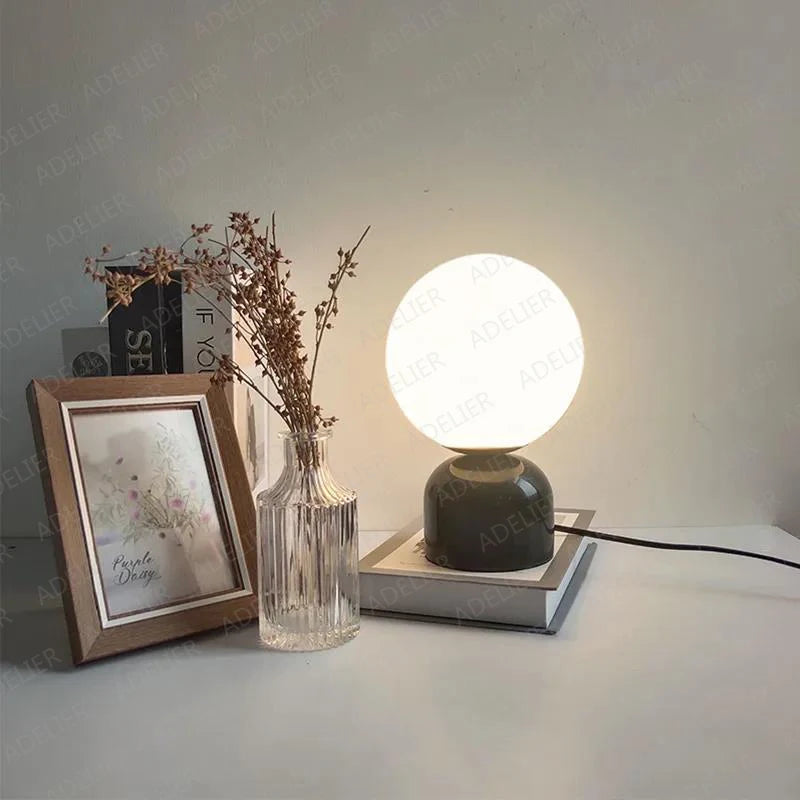 Luminária de Mesa Mármore com Bola de Vidro – Decoração para Sala e Quarto