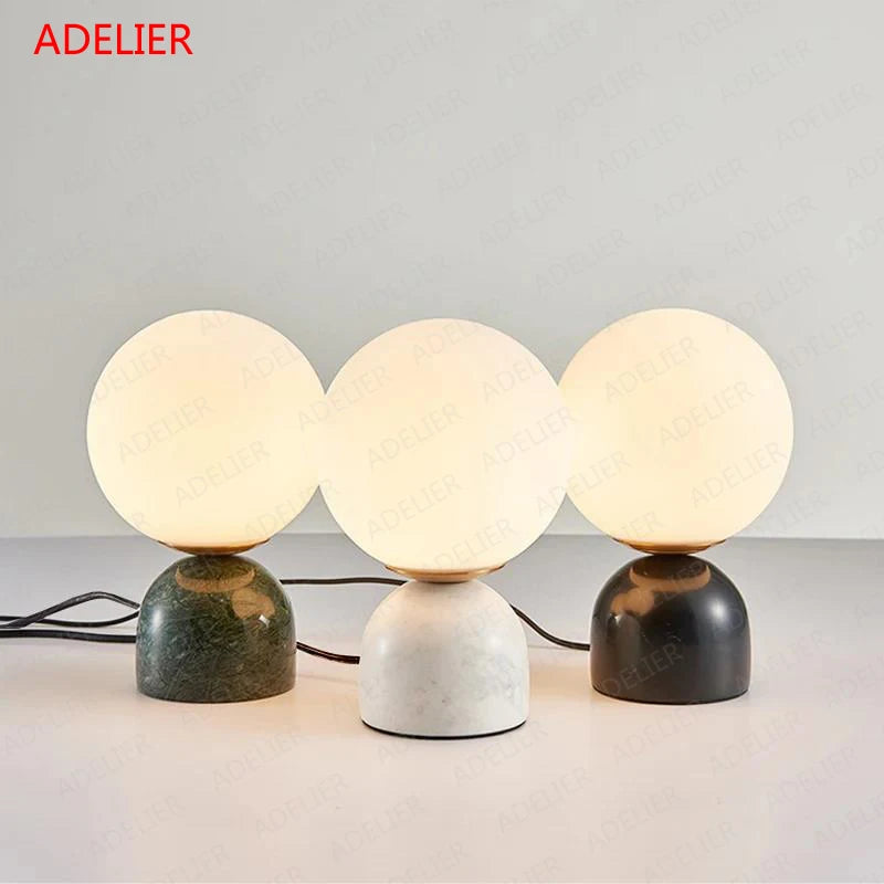 Luminária de Mesa Mármore com Bola de Vidro – Decoração para Sala e Quarto