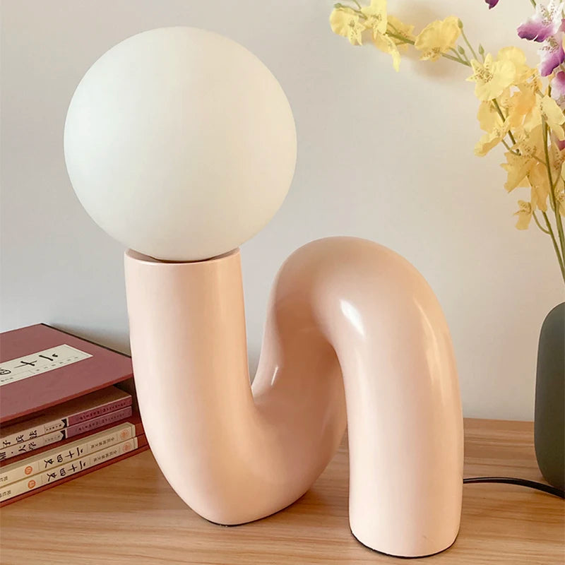 Luminária de Mesa Resina Retrô Artística – Decorativa para Quarto e Sala