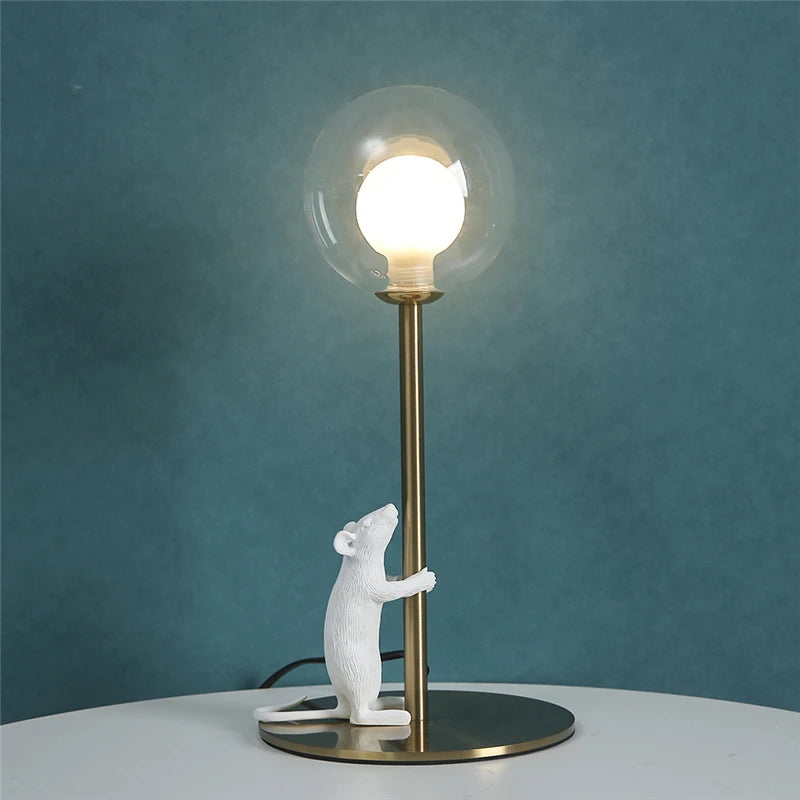 Luminária de Mesa Ratinho Resina LED – Decorativa para Casa e Presente