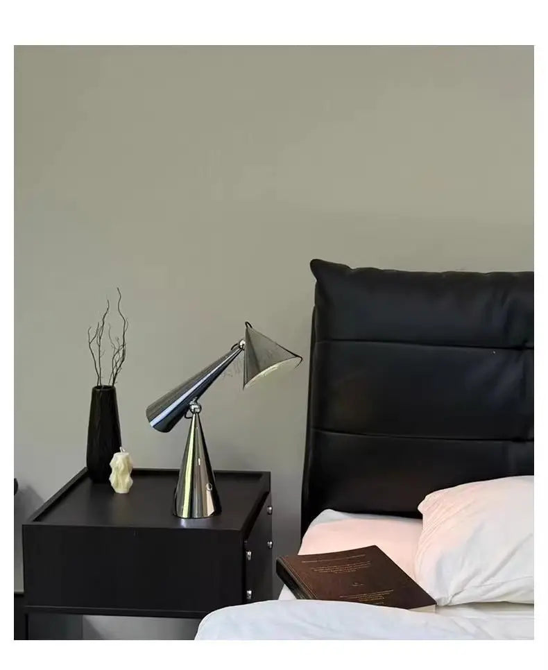 Luminária de Mesa Cônica Portátil USB Nórdica – Arte para Sala e Escritório