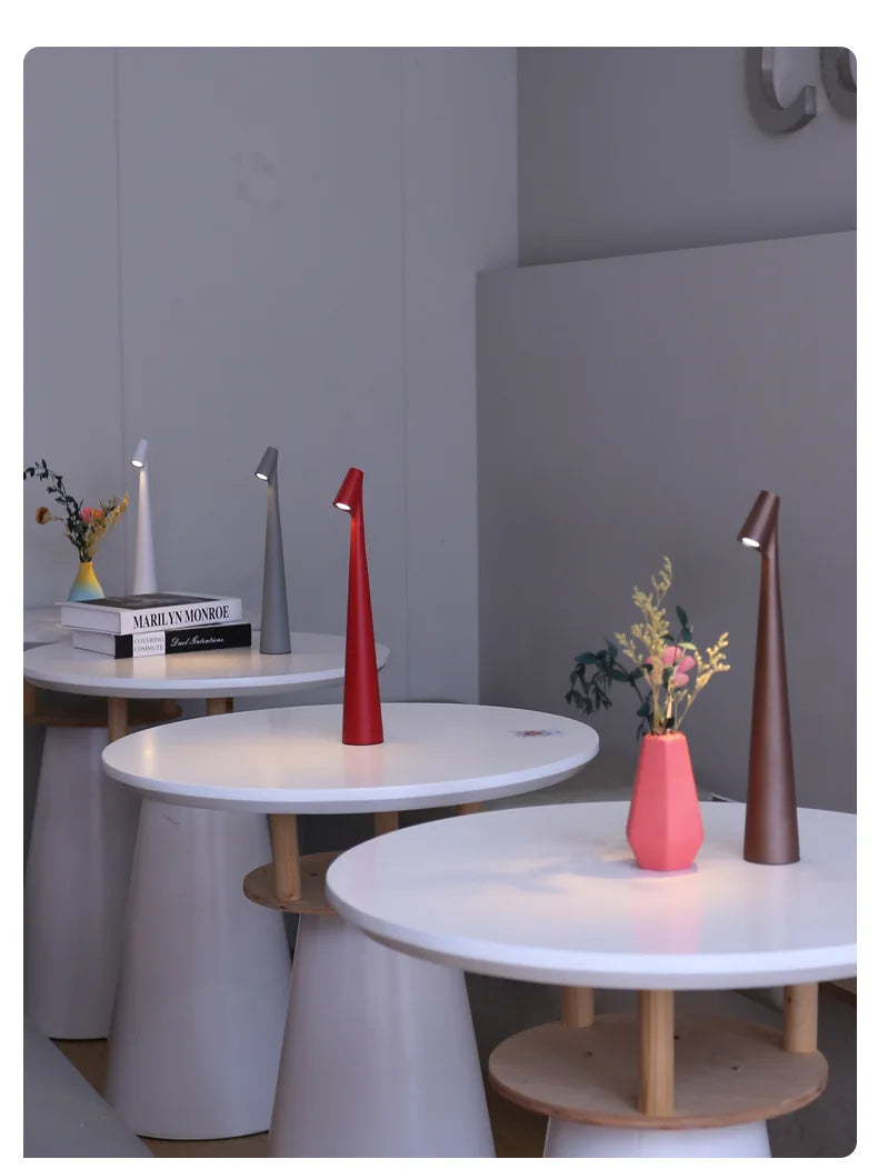 Luminária de Mesa LED Touch USB Minimalista – Atmosfera para Cabeceira