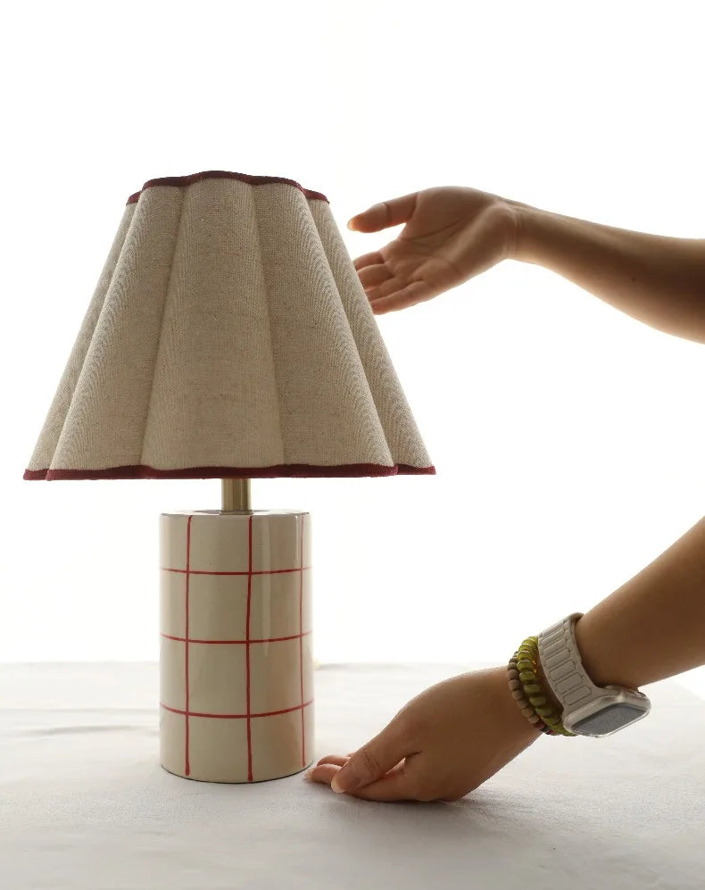 Luminária Cerâmica Dinamarquesa Grade Vermelha Plissada
