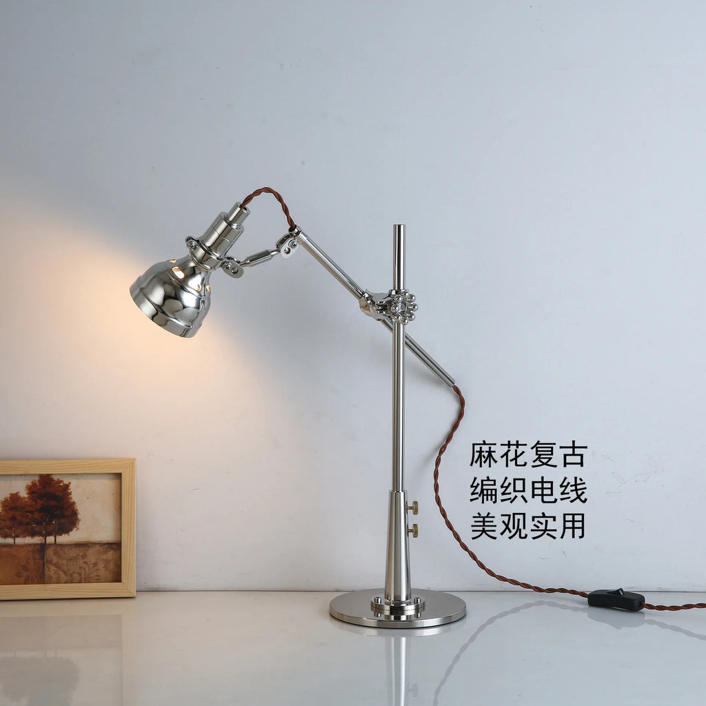 Luminária de Mesa Industrial com Braço Articulado e Presilha – LED Retrô