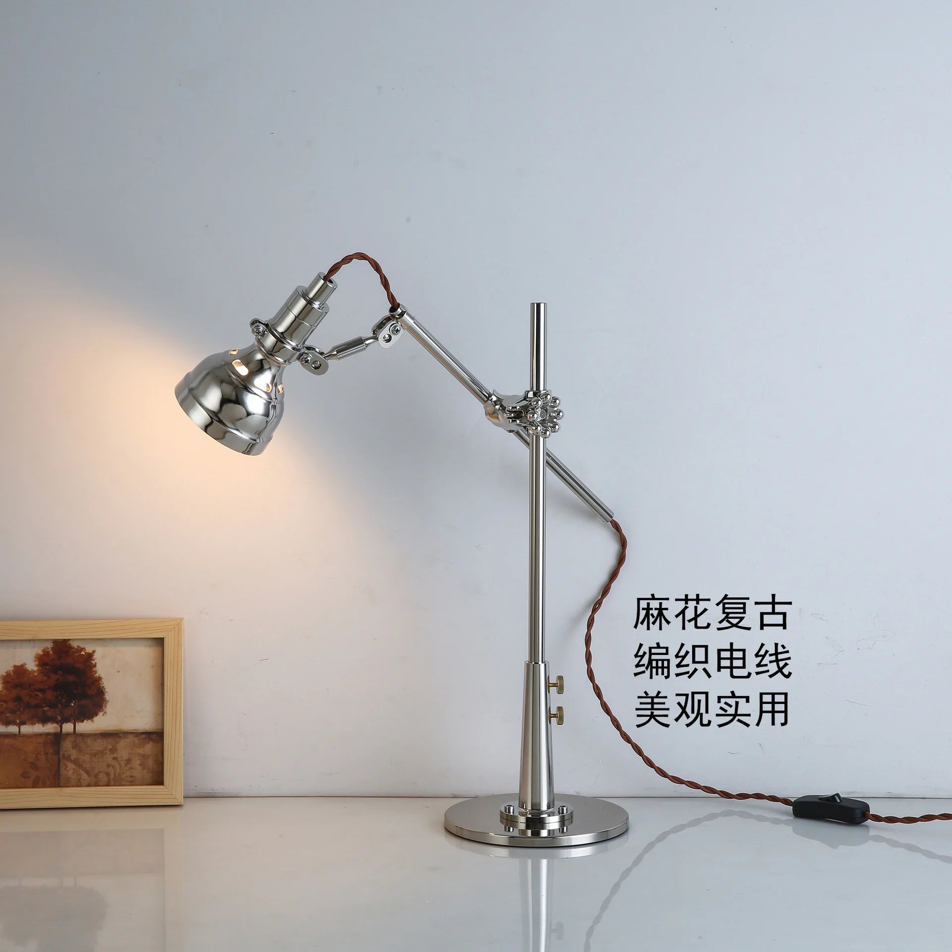 Luminária de Mesa Industrial com Braço Articulado e Presilha – LED Retrô