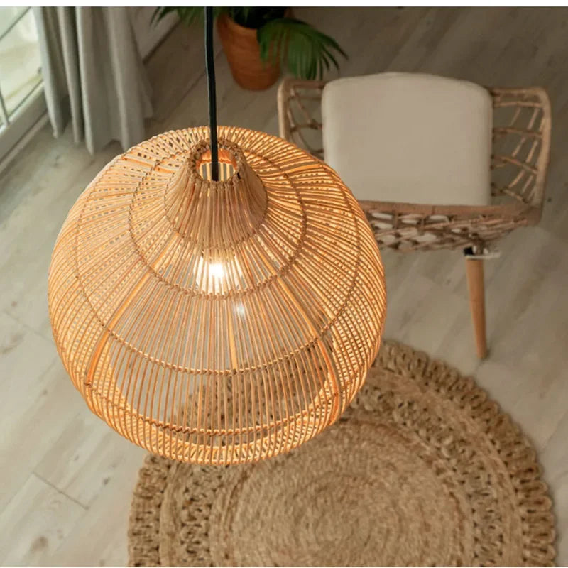Pendente Artesanal de Rattan Trançado