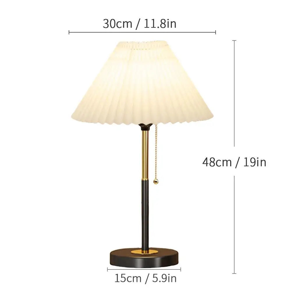 Abajur Metal Desk Lamp Light Luxo Estilo Vertical Bedside Decoration Black Table Lamp Pleated Fabric Lampshade Gold Lighting Fixture