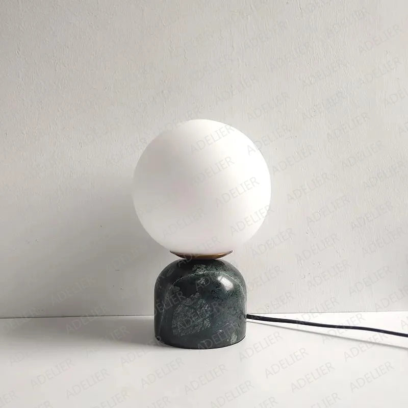 Luminária de Mesa Mármore com Bola de Vidro – Decoração para Sala e Quarto