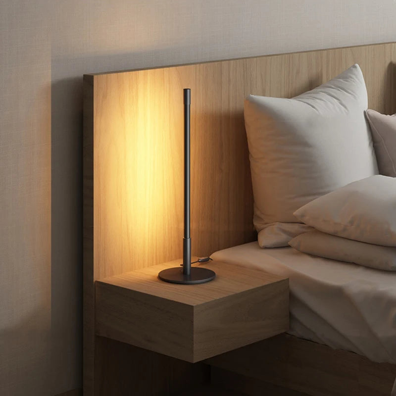 Luminária de Mesa Minimalista LED para Quarto – Estilo Hotel e Cabeceira