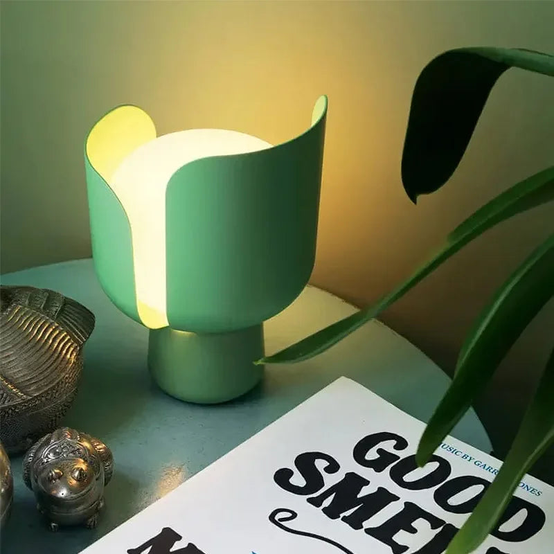 Luminária de Mesa Pétalas Girátórias Italiana – Sala, Quarto e Decoração