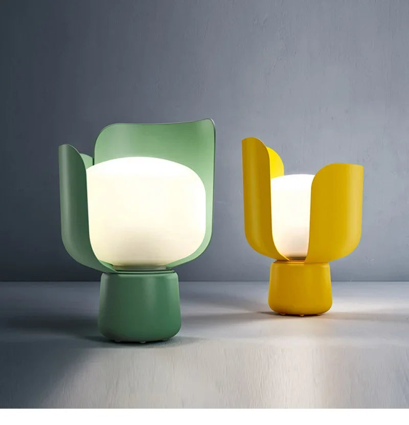 Luminária de Mesa Pétalas Girátórias Italiana – Sala, Quarto e Decoração