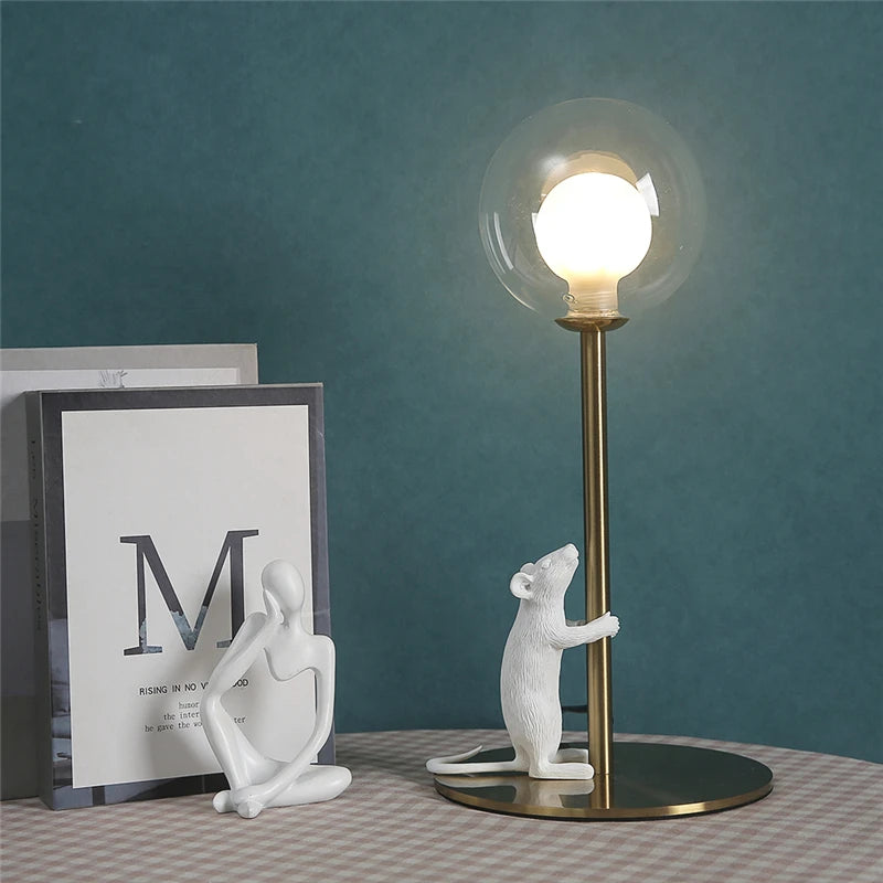 Luminária de Mesa Ratinho Resina LED – Decorativa para Casa e Presente