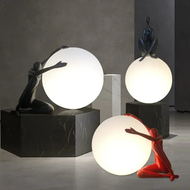 Luminárias de Mesa Modern Nordic Art Floor Lamp Abstract Decoration Of Human Figure Holding Ball Vertical Lamp Creative Figure Sculpture Decorative