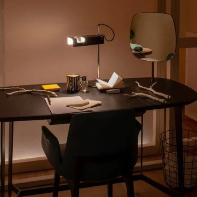 Luminária de Mesa Industrial Italiana – Sala, Escritório e Hotel