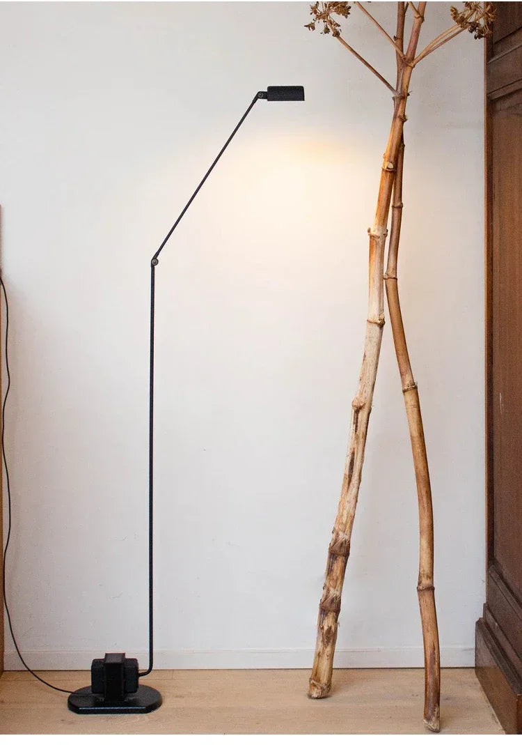 Luminária de Chão Italiana Retrô Braço Articulado – Sala e Escritório
