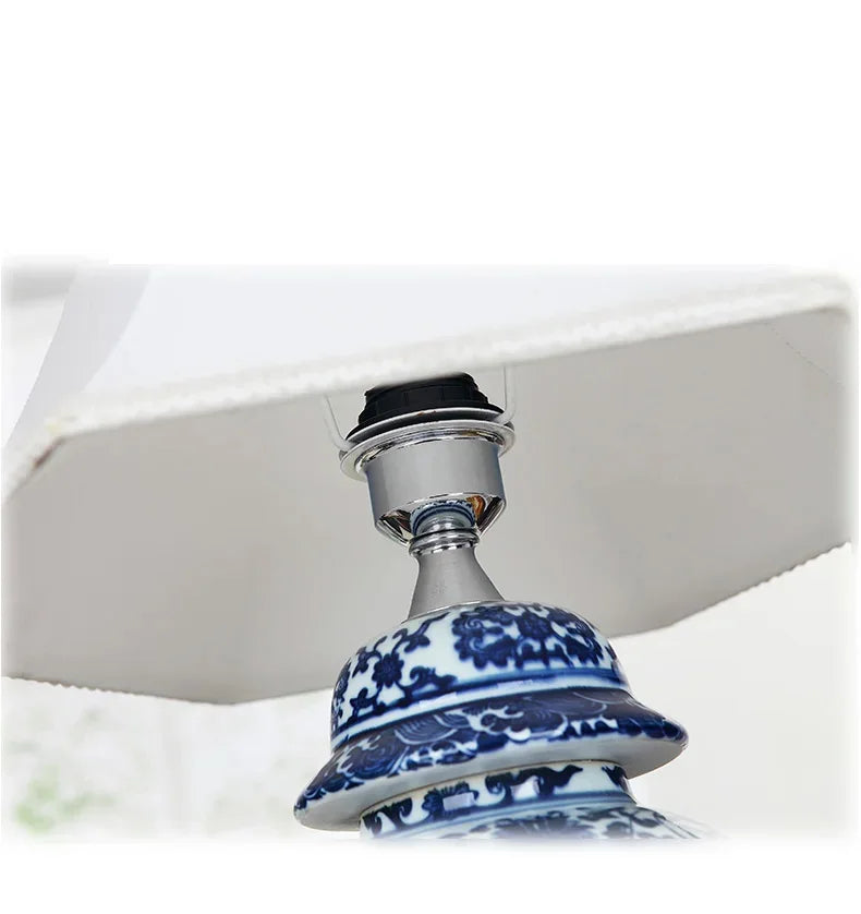 Luminária Porcelana Azul e Branca Jingdezhen Art Déco LED