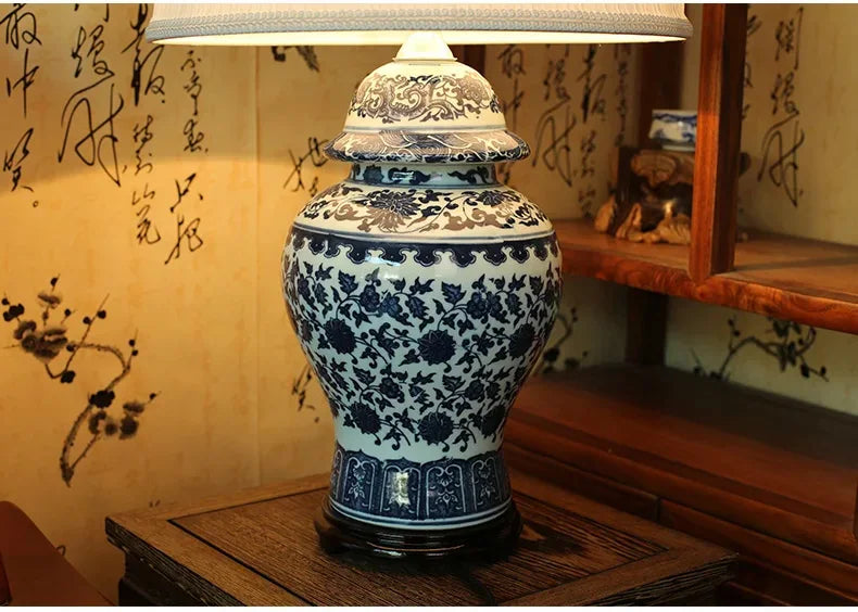 Luminária Porcelana Azul e Branca Jingdezhen Art Déco LED