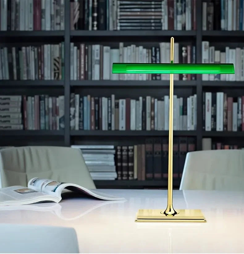 Luminária de Mesa Italiana para Estudo, Café e Decoração de Ambiente