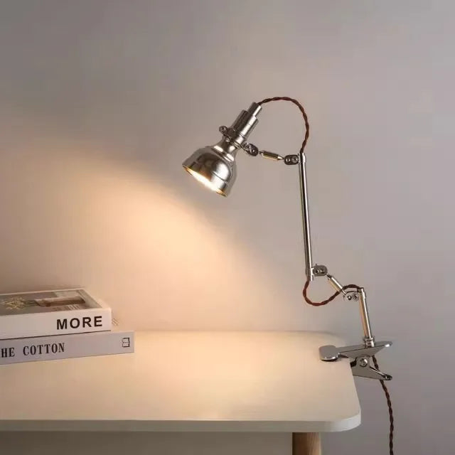 Luminária de Mesa Industrial com Braço Articulado e Presilha – LED Retrô