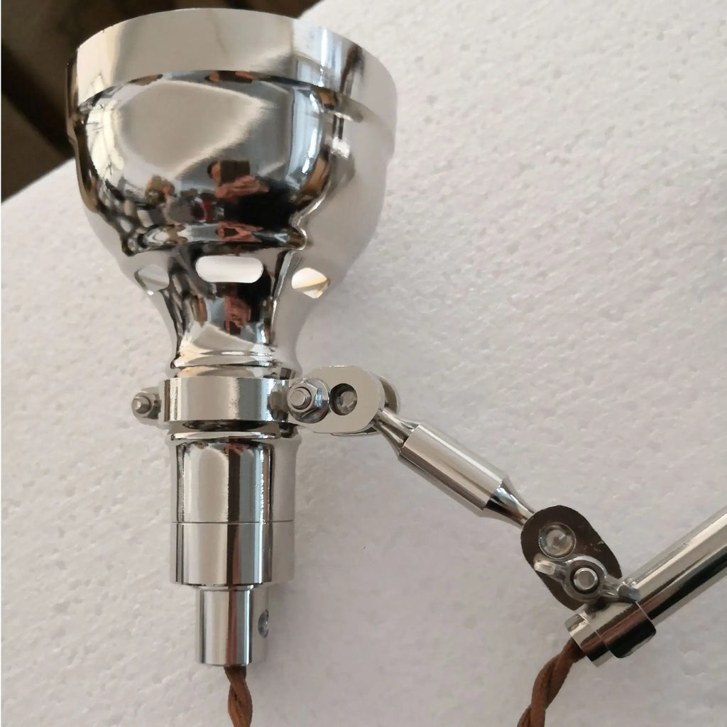 Luminária de Mesa Industrial com Braço Articulado e Presilha – LED Retrô
