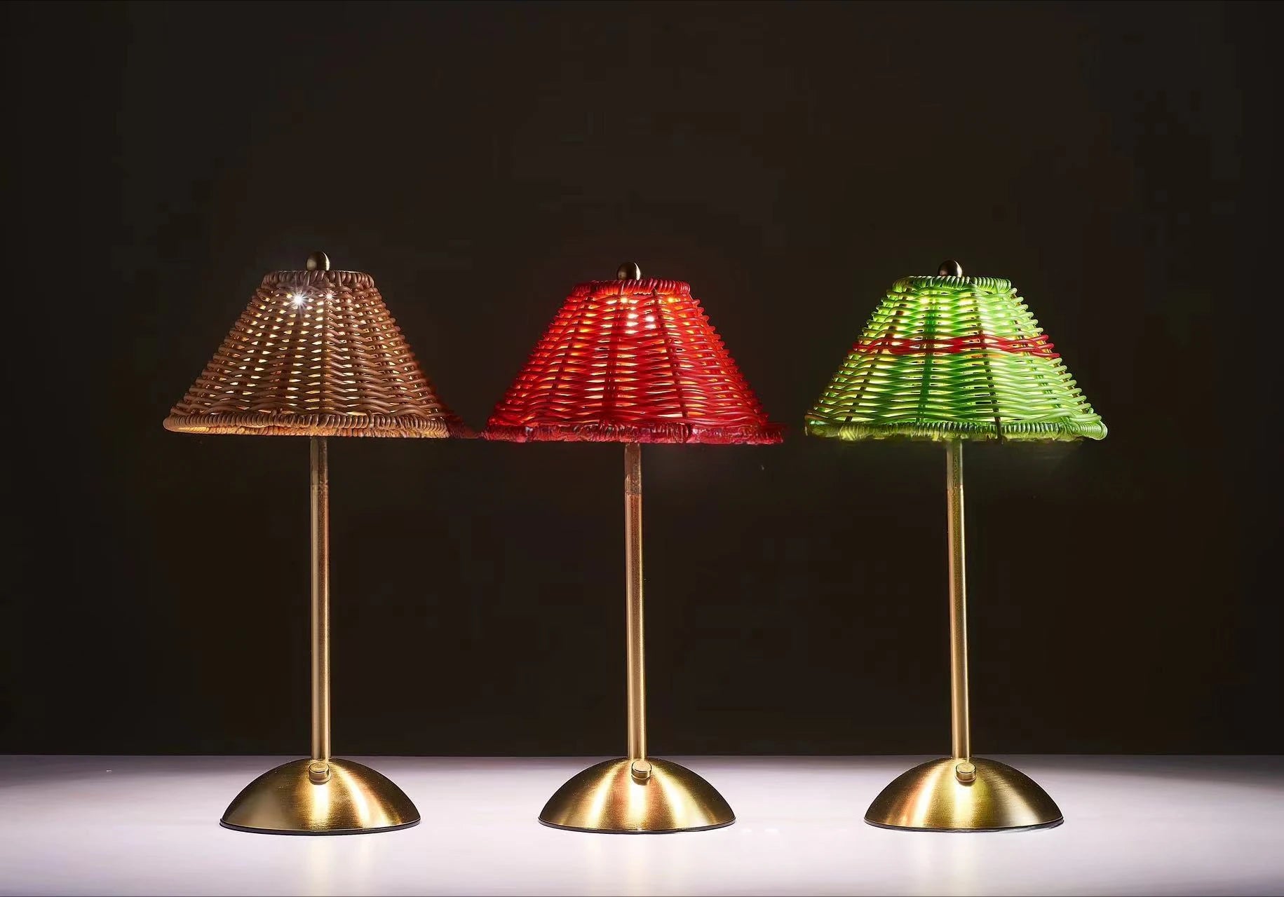 Luminária Rattan Recarregável Retrô Sudeste Asiático LED