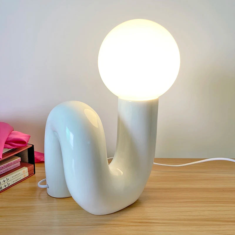 Luminária de Mesa Resina Retrô Artística – Decorativa para Quarto e Sala