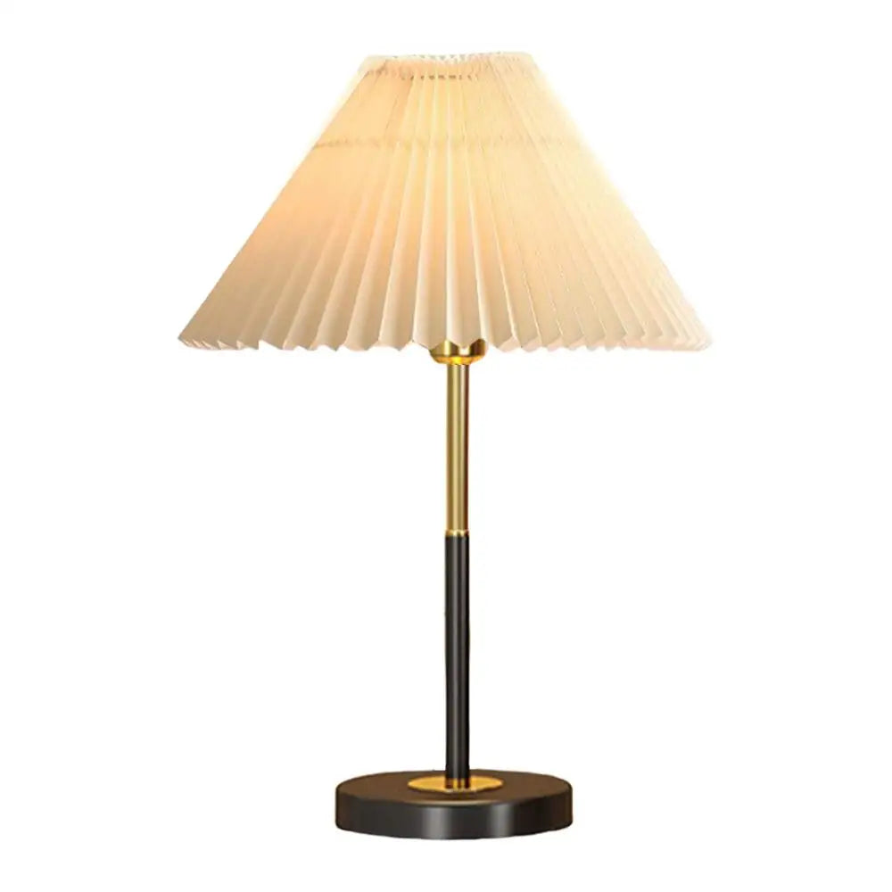 Abajur Metal Desk Lamp Light Luxo Estilo Vertical Bedside Decoration Black Table Lamp Pleated Fabric Lampshade Gold Lighting Fixture