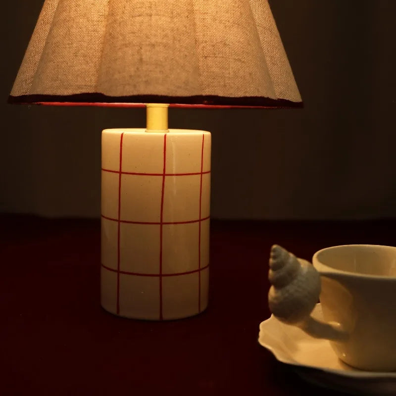 Luminária Cerâmica Dinamarquesa Grade Vermelha Plissada