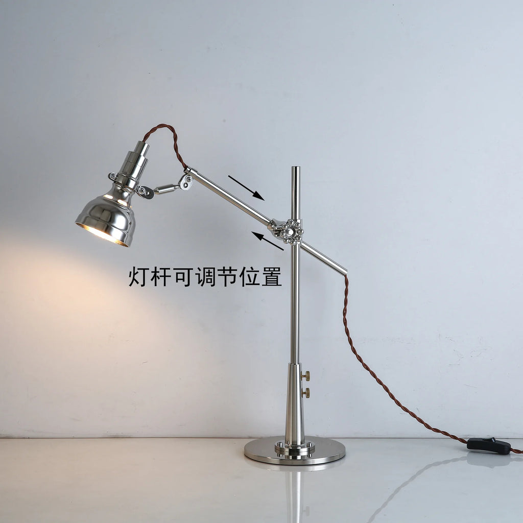Luminária de Mesa Industrial com Braço Articulado e Presilha – LED Retrô