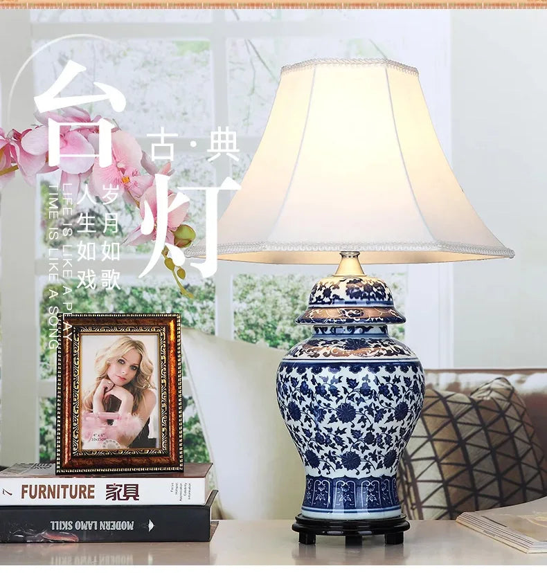 Luminária Porcelana Azul e Branca Jingdezhen Art Déco LED