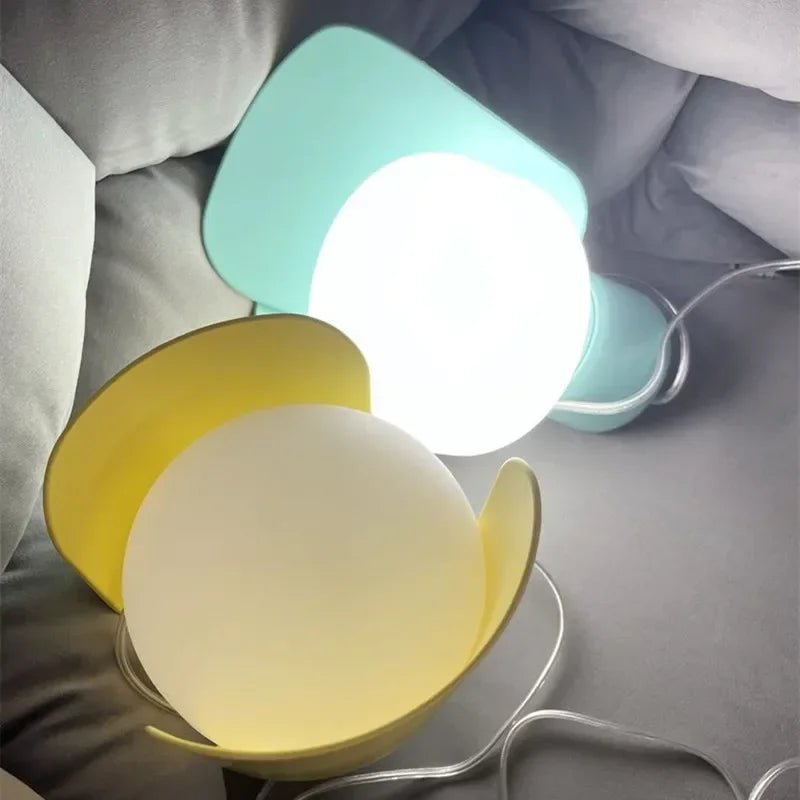 Luminária de Mesa Pétalas Girátórias Italiana – Sala, Quarto e Decoração
