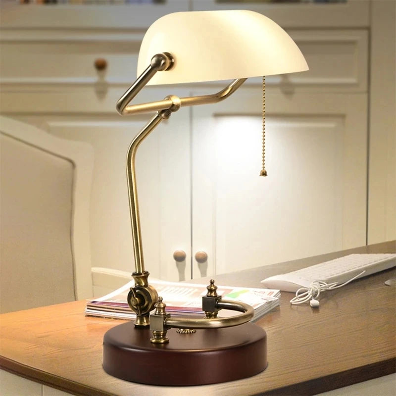 Luminária de Mesa Americana Retrô com Abajur Verde – Quarto e Escritório