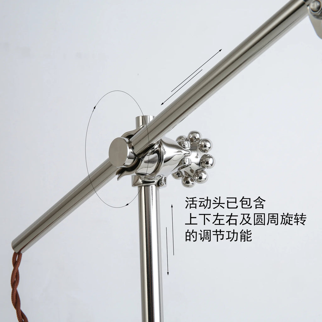 Luminária de Mesa Industrial com Braço Articulado e Presilha – LED Retrô